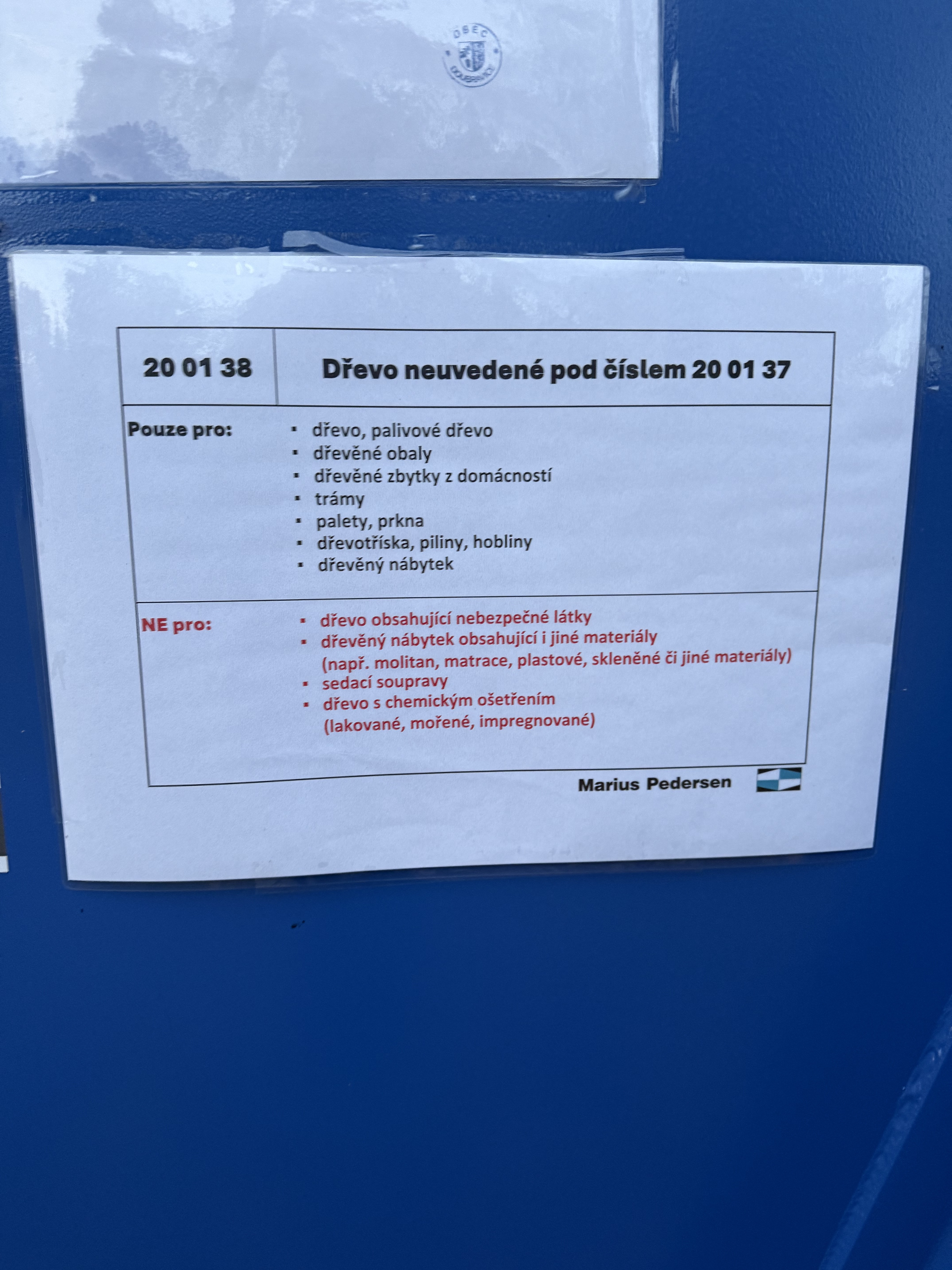 Upozornění občanům: Nesprávné třídění dřeva a zahradního odpadu