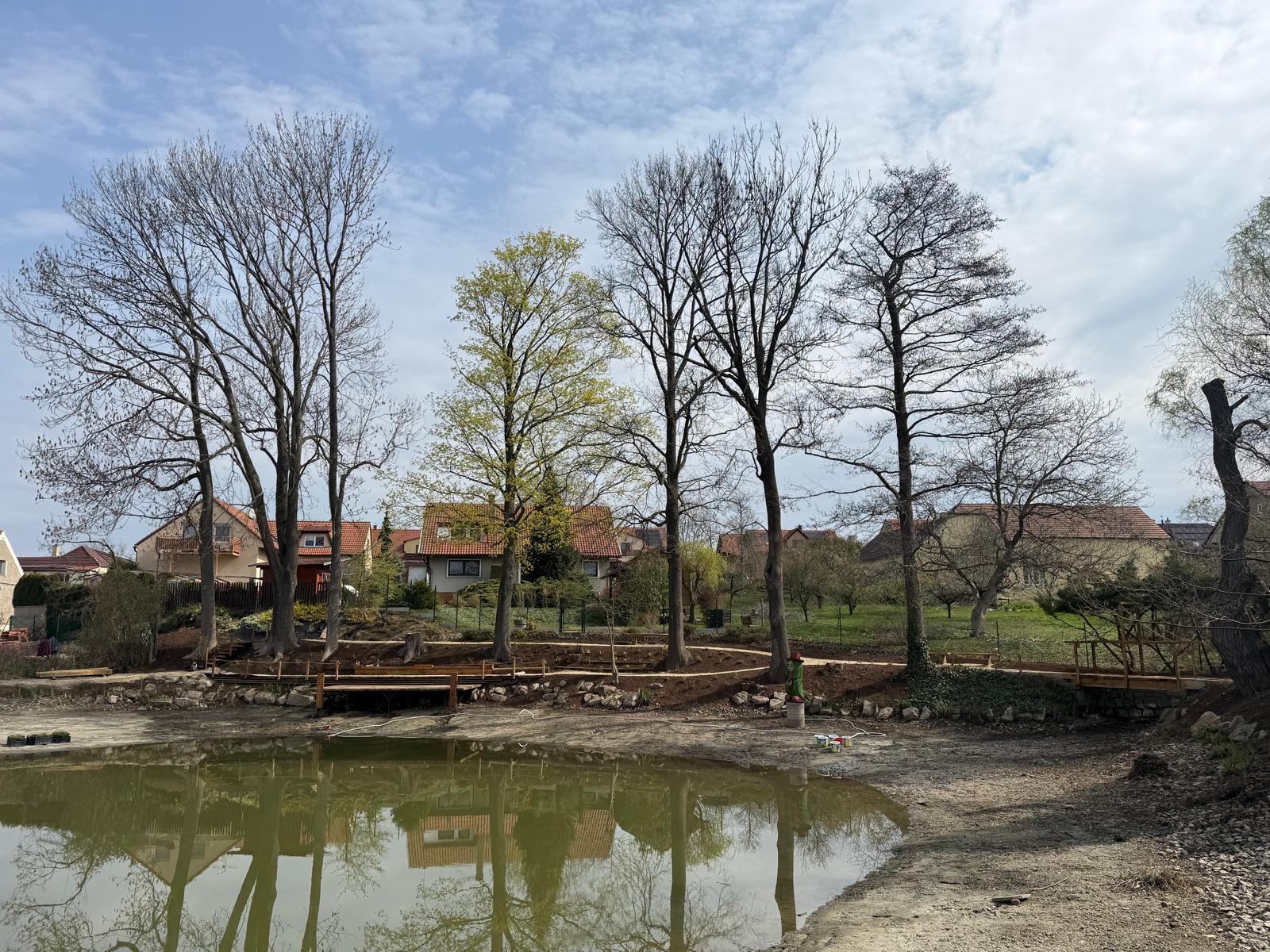 Revitalizace okolí rybníka – prosíme nevstupovat